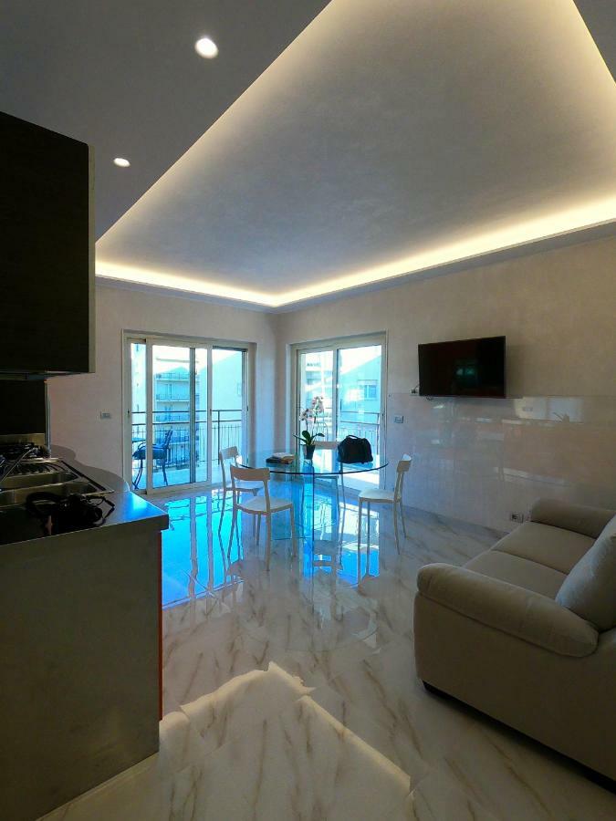 Olimpia Apartment Арма ди Таджия Екстериор снимка