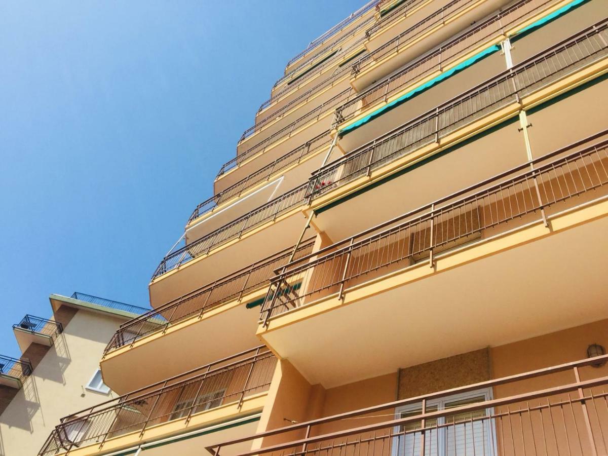 Olimpia Apartment Арма ди Таджия Екстериор снимка